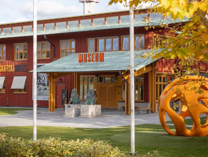 Pressbilder för Etnografiska museets park och hösten där